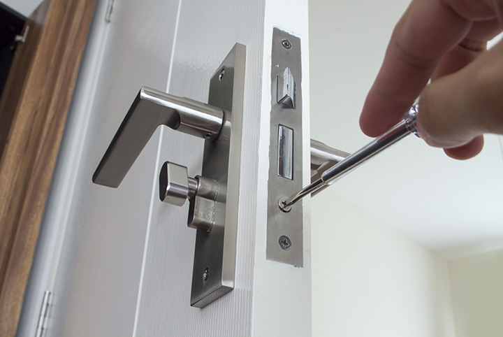 Our local locksmiths are able to repair and install door locks for properties in Muswell Hill and the local area.